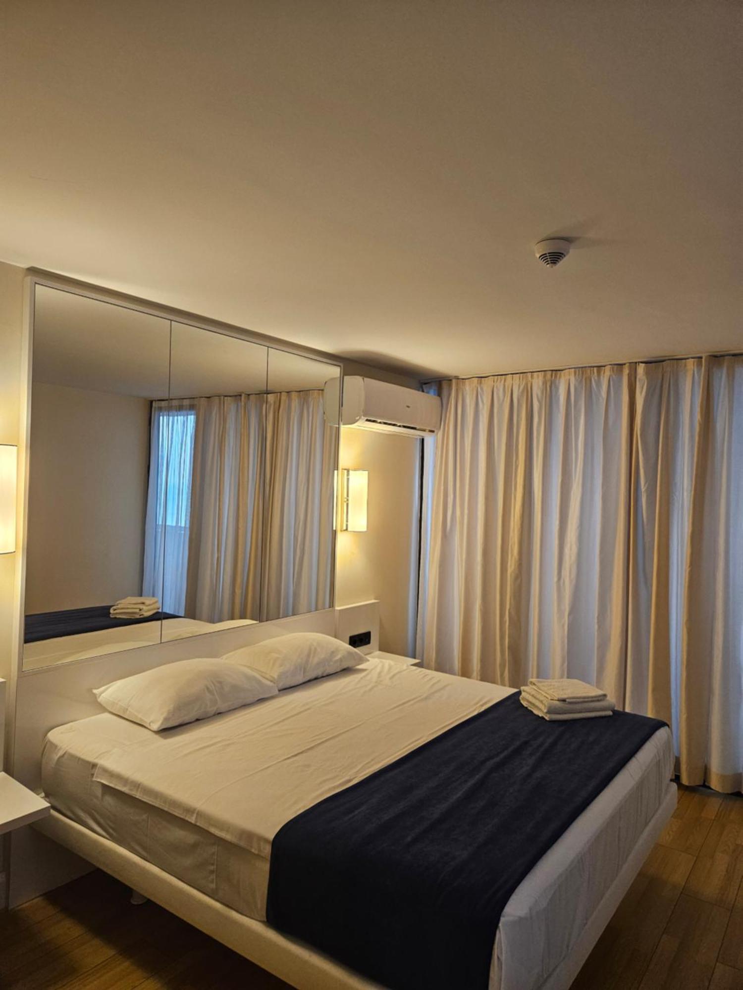 Apartament Orbi *